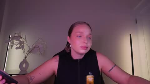 Snapshot of viollasinzz chatting on September 19, 11:22 am Violla online show from September 19, 11:22 am