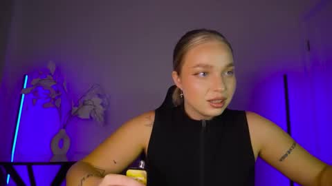 Snapshot of viollasinzz chatting on September 20, 10:38 am Violla online show from September 20, 10:38 am
