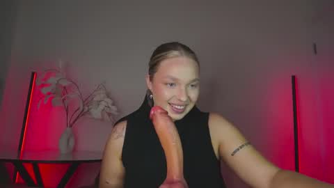 Snapshot of viollasinzz chatting on September 24, 9:01 am Violla online show from September 24, 9:01 am