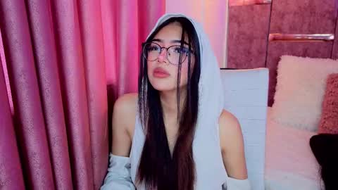 viollettebylyly online show from October 12, 12:26 pm