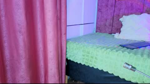 viollettebylyly online show from February 3, 12:32 pm