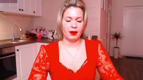 Snapshot of vip_juicy chatting on February 11, 6:40 am VelvettTime online show from February 11, 6:40 am