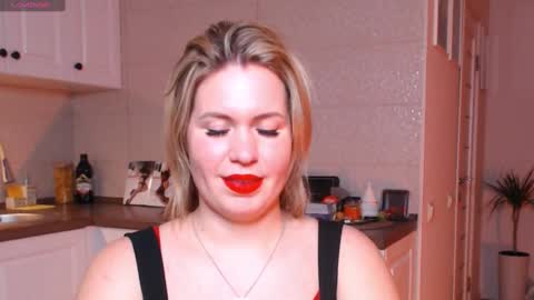 Snapshot of vip_juicy chatting on February 11, 2:35 pm VelvettTime online show from February 11, 2:35 pm