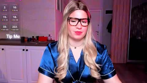 Snapshot of vip_juicy chatting on October 20, 5:52 am VelvettTime online show from October 20, 5:52 am