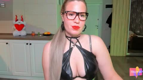 Snapshot of vip_juicy chatting on November 10, 10:36 am VelvettTime online show from November 10, 10:36 am