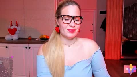 Snapshot of vip_juicy chatting on November 23, 6:35 am VelvettTime online show from November 23, 6:35 am