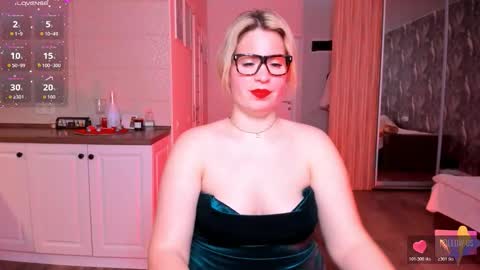 Snapshot of vip_juicy chatting on January 14, 10:21 am VelvettTime online show from January 14, 10:21 am