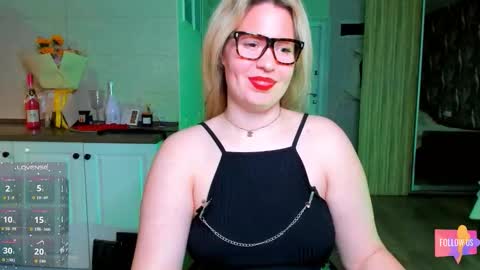 Snapshot of vip_juicy chatting on February 17, 4:57 pm VelvettTime online show from February 17, 4:57 pm