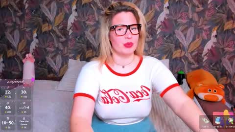 Snapshot of vip_juicy chatting on February 18, 8:32 am VelvettTime online show from February 18, 8:32 am