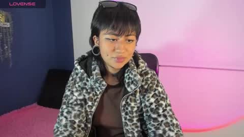 viperlix_ online show from December 15, 11:42 pm