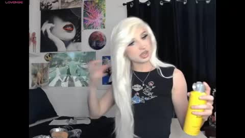 Snapshot of viperthedoll chatting on April 27, 3:26 am Viper online show from April 27, 3:26 am