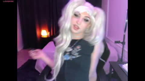 Snapshot of viperthedoll chatting on May 11, 3:01 am Viper online show from May 11, 3:01 am