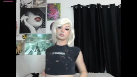Snapshot of viperthedoll chatting on May 19, 3:13 am Viper online show from May 19, 3:13 am