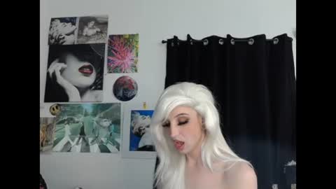 Snapshot of viperthedoll chatting on June 23, 3:48 am Viper online show from June 23, 3:48 am