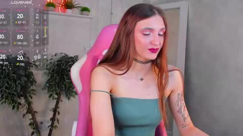 Snapshot of virdjinia_green chatting on June 7, 9:24 am Virdjinia online show from June 7, 9:24 am