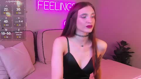 Snapshot of virdjinia_green chatting on June 11, 9:29 am Virdjinia online show from June 11, 9:29 am
