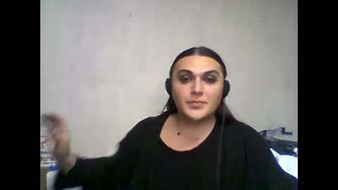 priscilla online show from December 14, 6:13 am