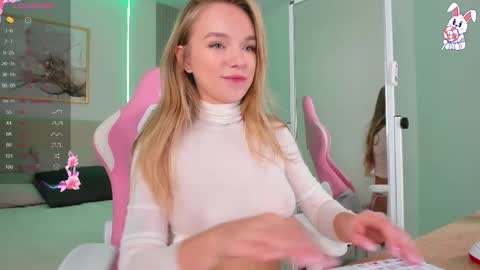 Chloe online show from November 24, 3:50 am