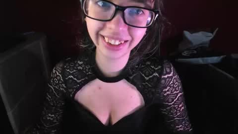 Snapshot of virtualtulpa chatting on September 26, 4:11 pm Zoe online show from September 26, 4:11 pm