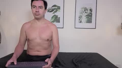 Snapshot of vishnu_lakshmi chatting on February 27, 11:32 am VishnuLakshmi online show from February 27, 11:32 am