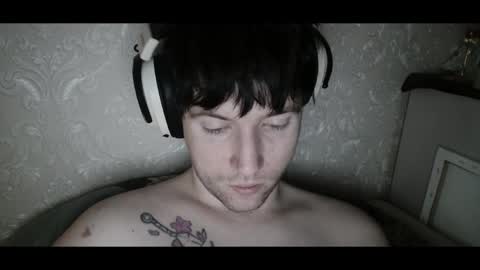 vitiligoboyy online show from May 14, 2:07 am