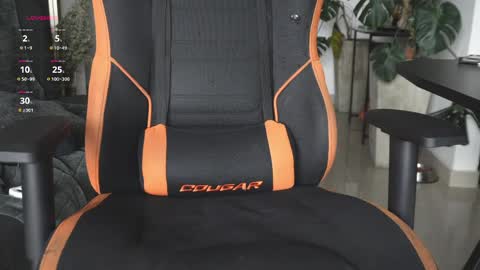 Snapshot of vito_benz chatting on April 13, 6:35 pm VITO BENZ online show from April 13, 6:35 pm