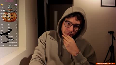 Vito Ferrer online show from October 12, 8:35 am