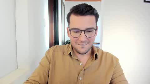 Vito Ferrer online show from November 13, 9:47 pm