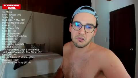 Vito Ferrer online show from April 15, 7:58 pm