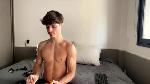 vitoraugustoxxx online show from October 27, 11:47 am