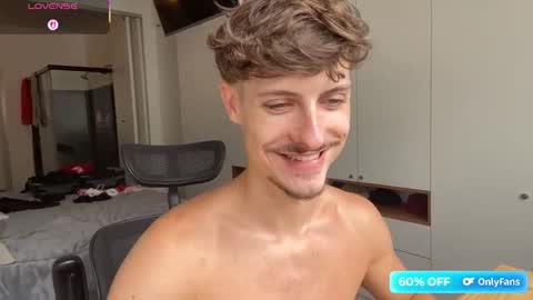 Snapshot of vitoraugustoxxx chatting on February 5, 6:23 pm vitoraugustoxxx online show from February 5, 6:23 pm