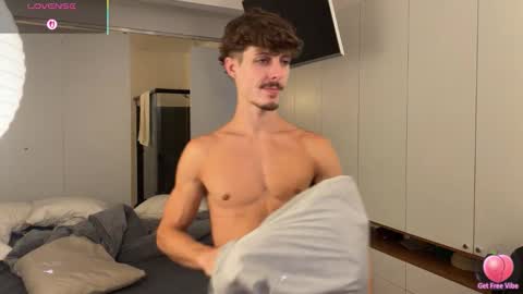 Snapshot of vitoraugustoxxx chatting on February 24, 9:13 pm vitoraugustoxxx online show from February 24, 9:13 pm