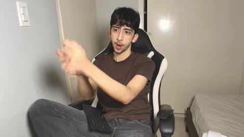 Snapshot of vittorio_cerati chatting on February 19, 12:06 am new acount online show from February 19, 12:06 am