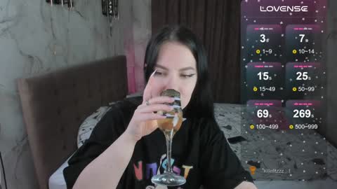 Snapshot of vivi__squirrel chatting on January 13, 6:49 am Vivi online show from January 13, 6:49 am