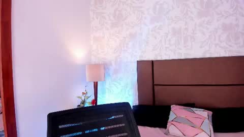 Snapshot of vivi_gh1 chatting on June 29, 3:57 am Vivi online show from June 29, 3:57 am