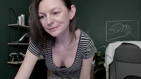 Vivian online show from February 7, 7:45 am