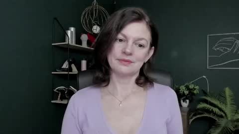 Vivian online show from March 24, 7:35 am