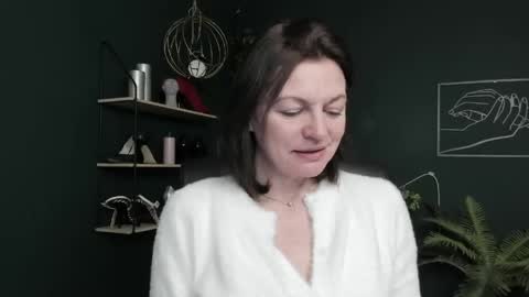 Vivian online show from April 13, 5:46 am