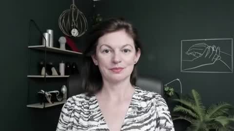 Snapshot of vivian_dream chatting on June 18, 9:14 am Vivian online show from June 18, 9:14 am