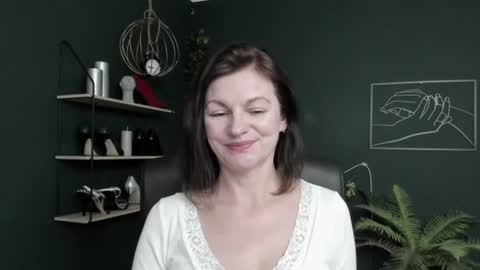 Snapshot of vivian_dream chatting on June 19, 7:01 am Vivian online show from June 19, 7:01 am