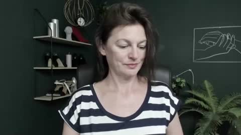 Snapshot of vivian_dream chatting on July 16, 8:42 am Vivian online show from July 16, 8:42 am