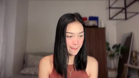 Vivian online show from March 8, 11:52 pm