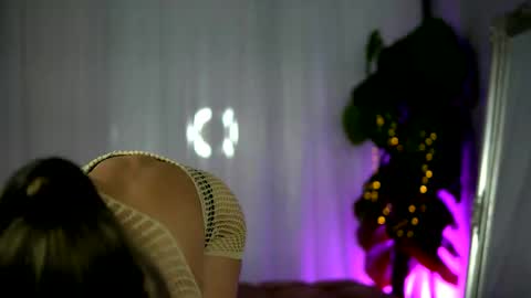 Vivi online show from May 30, 8:28 pm