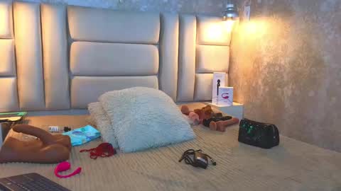 VivianRose online show from December 31, 3:12 am