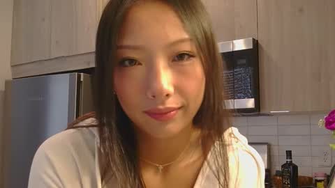 vivianwinters online show from October 18, 9:15 pm