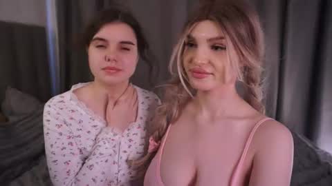 Snapshot of vivid_girls chatting on July 8, 10:53 am Nelly and Mari online show from July 8, 10:53 am