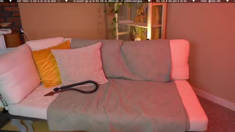 Whitney online show from October 10, 3:05 am