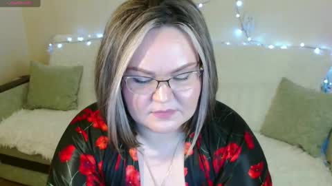 Vivien online show from February 2, 2:45 pm