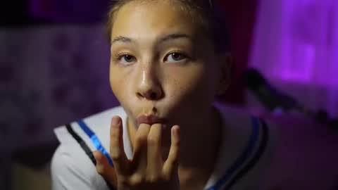 Snapshot of vivien_cutie chatting on September 15, 3:56 pm vivien_cutie online show from September 15, 3:56 pm