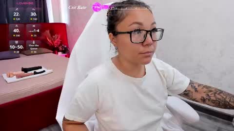 Snapshot of vivien_montclair chatting on June 30, 11:50 pm Vivien online show from June 30, 11:50 pm